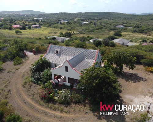 Charming Colonial Retreat with Breathtaking View Charming Colonial Retreat with Breathtaking View