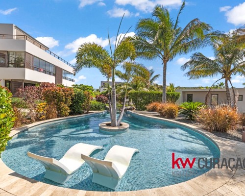 Jan Sofat LXRY Condo