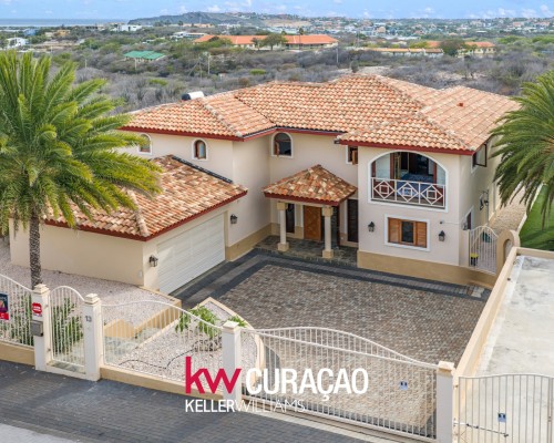 Jan Sofat Luxury Estate: Two Residences with Spectacular Spanish Water Views Jan Sofat Luxury Estate: Two Residences with Spectacular Spanish Water Views