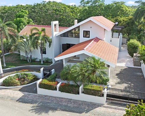 Spacious Family Villa for Sale at Zuurzak Spacious Family Villa for Sale at Zuurzak