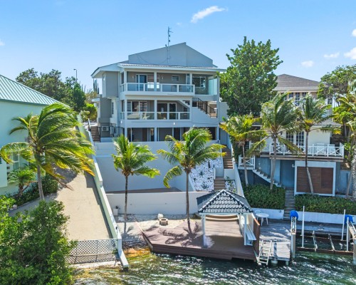 Luxury Waterfront Villa for Sale at Jan Sofat Luxury Waterfront Villa for Sale at Jan Sofat