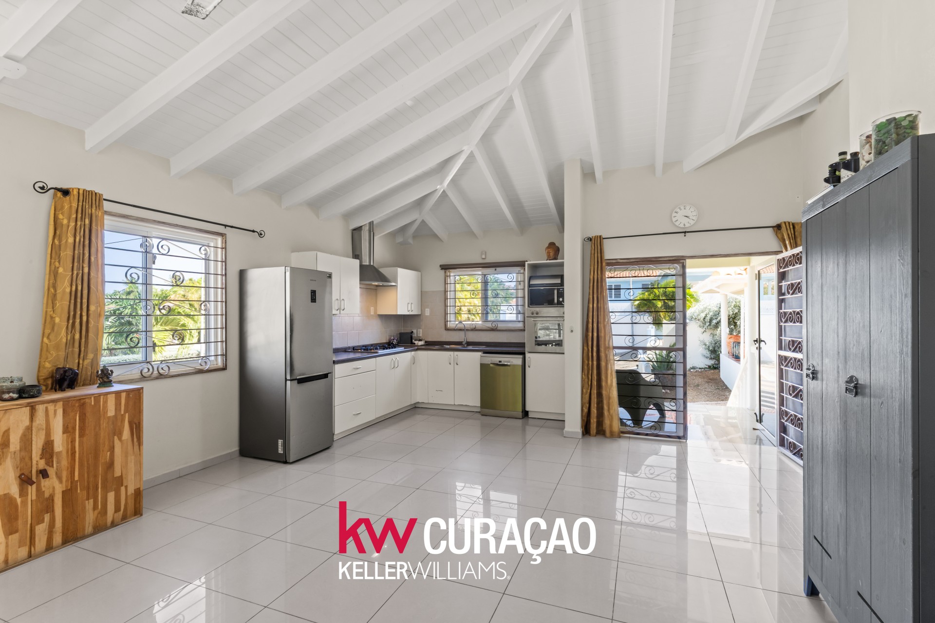 Investment Opportunity: 3-Bedroom Home in Marbella Estate, Jan Thiel photo 9