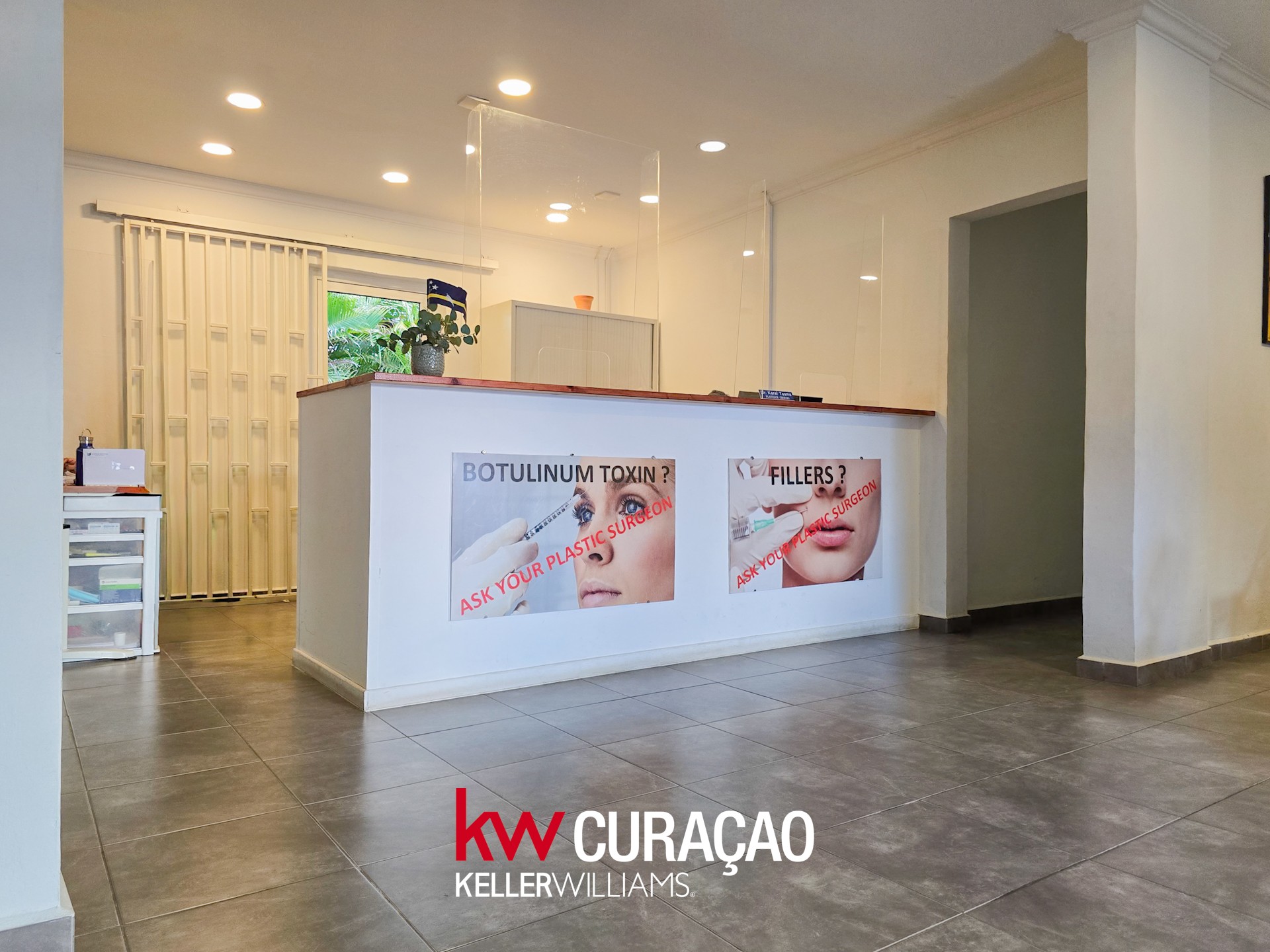 Spacious office/business location for rent in Mahaai photo 2