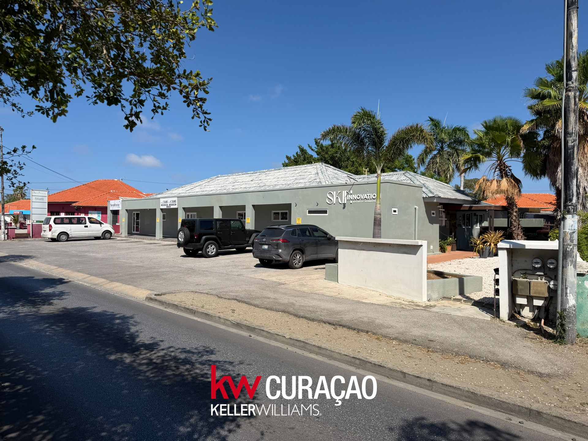 Spacious office/business location for rent in Mahaai photo 21