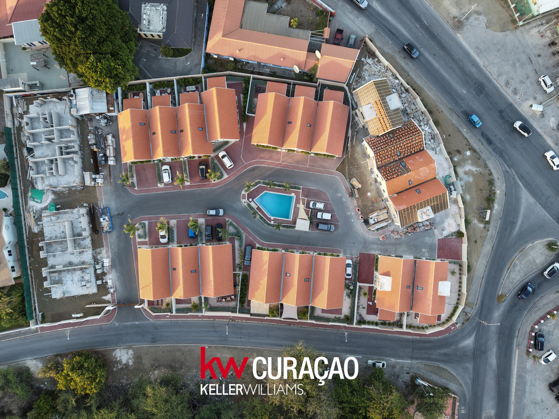 Luxury townhouses in a prime central location photo 4